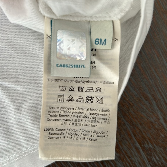 Fendi kids 6 month tshirt - Picture 3 of 3